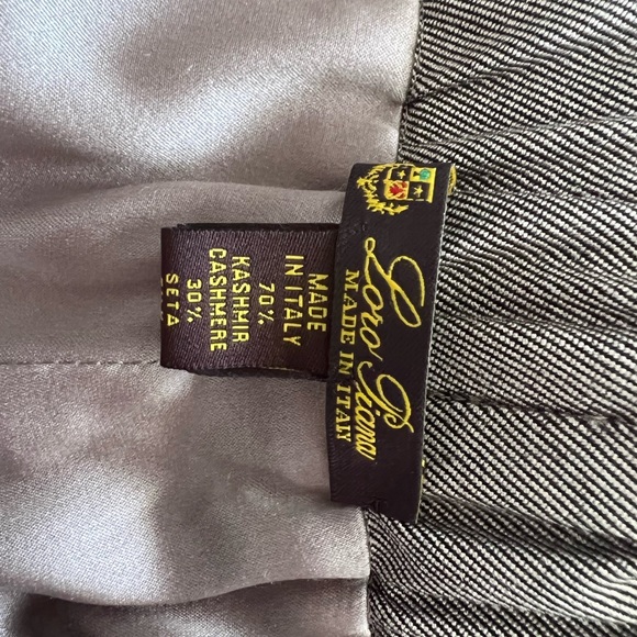 Embellished Shorts. Look like new - Picture 4 of 5